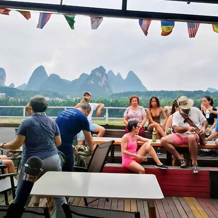 Showbiz Hostel Yangshuo Exteriör bild