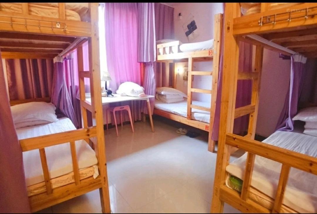 Showbiz Hostel Yangshuo Exteriör bild