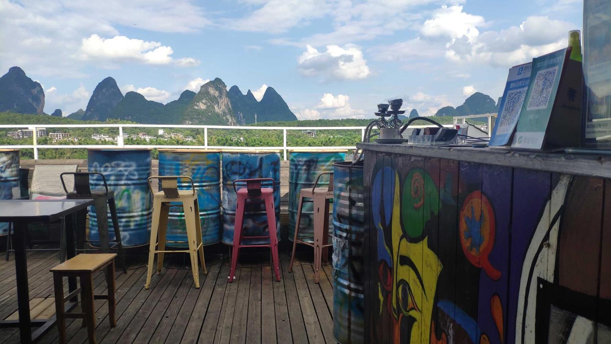 Showbiz Hostel Yangshuo Exteriör bild
